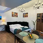 Central Riviera Charm
